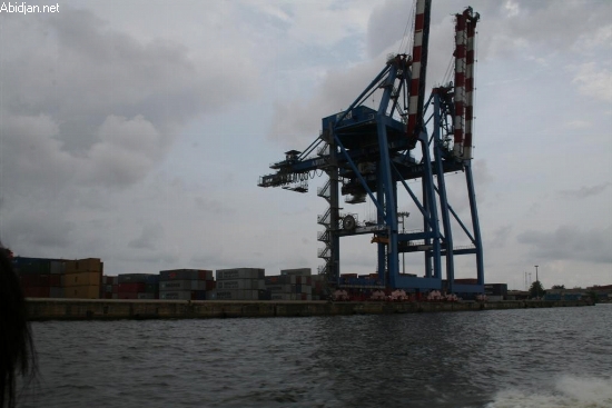 Bolloré compte investir en cinq ans 230 millions d`euros en Côte d`Ivoire